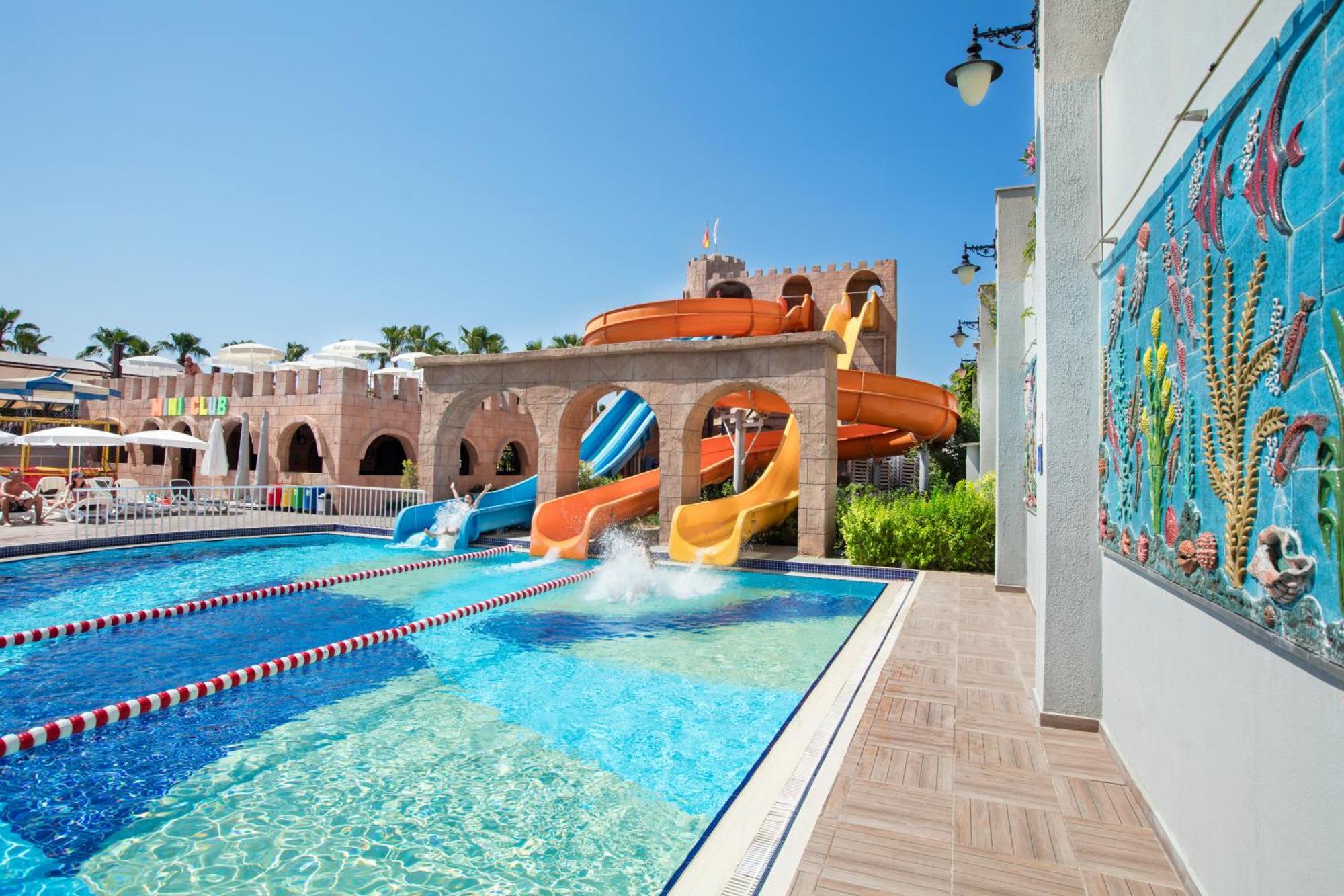 Aydinbey King'S Palace & Spa Side Exterior foto
